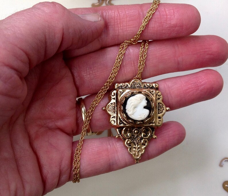 Retro Revival Jewelry Vintage Victorian Revival Ornate Gold Tone Floral Cameo Pendant Necklace Cameo Statement Necklace