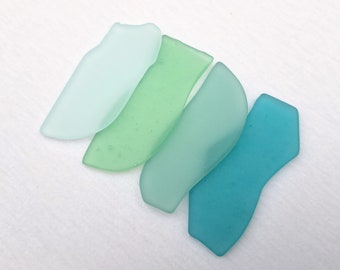 Green Sea Glass Place Cards - Set of 20 - Irregular Shaped Pieces