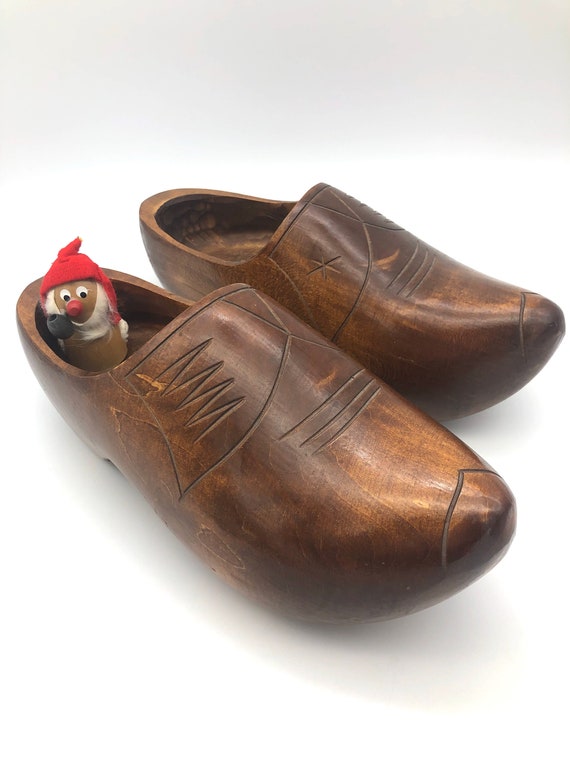 vintage wooden shoes dutch Gem