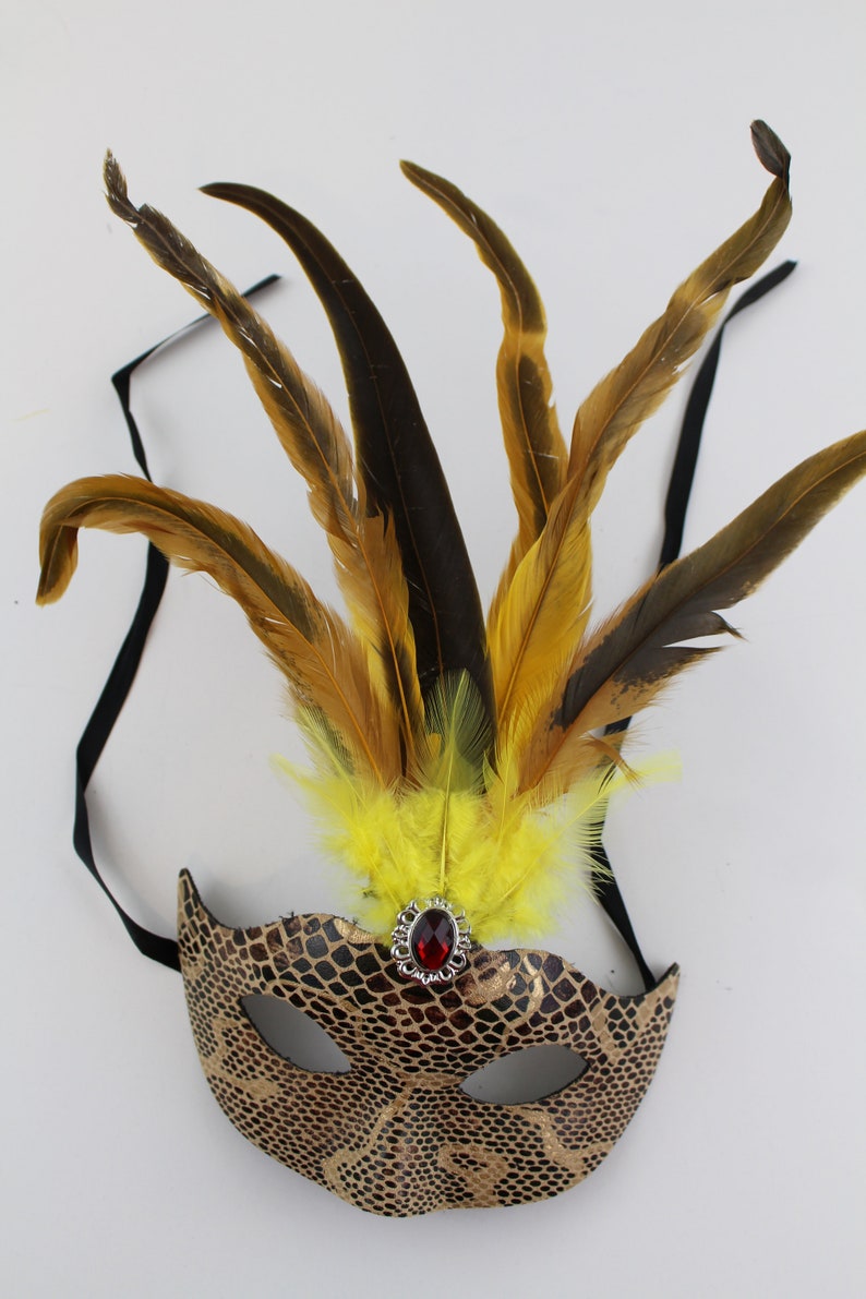 Prom Dress Up Yellow Handmade Venetian Masquerade Mask with cock feather Halloween seven colors FKM-022 Mardi Gras Party