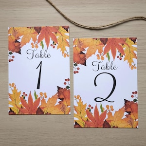 Numéro de table de feuilles d'automne | Papeterie de mariage faite main | Feuilles orange, rouge et jaune