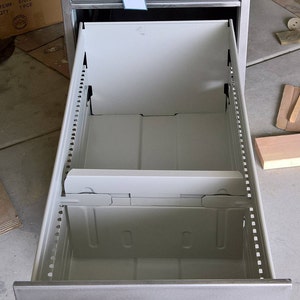 4-drawer Metal Filing Cabinet Refinished / letter & legal size / industrial cabinet / metal filing cabinet / industrial office / Hon image 3