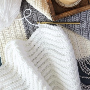CROCHET PATTERN // Crochet Throw Wavy Ripple Blanket Chevron image 8