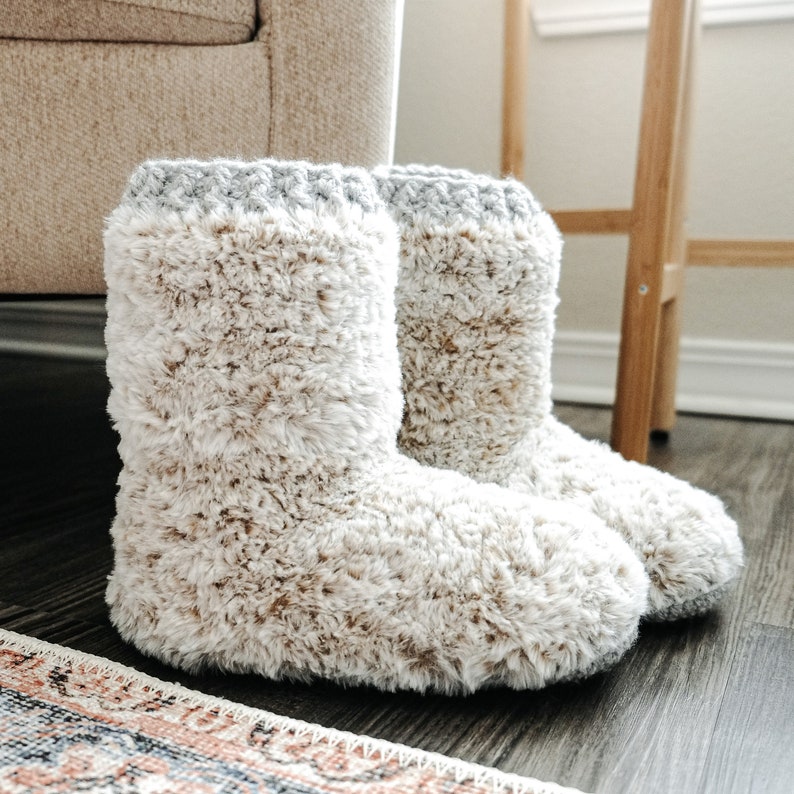 CROCHET PATTERN // Women's Slippers, Faux Fur Fuzzy Slippers, Slipper Boots, Winter Crochet, Christmas Crochet // Snowed In Cabin Slippers image 2