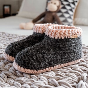 CROCHET PATTERN // Women's Slippers, Faux Fur Fuzzy Slippers, Slipper Boots, Winter Crochet, Christmas Crochet // Snowed In Cabin Slippers image 8