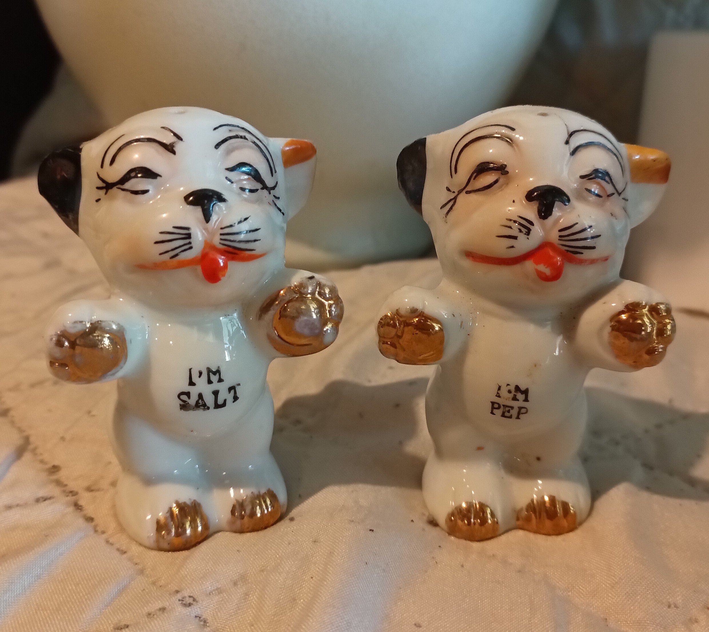 ビンテージセラミックBONZOソルト&ペッパー Vintage Bonzo Dog Salt and Pepper Shakers - Etsy