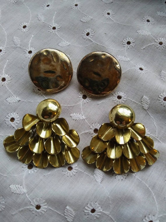 Vintage Gold Tone Clip Earrings Fan