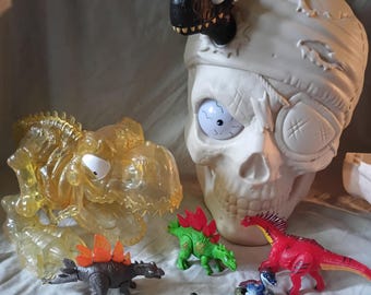 Zuru Smashers Giant Dino Island Skull Light-up Talking Container Dinosaur Island Figures