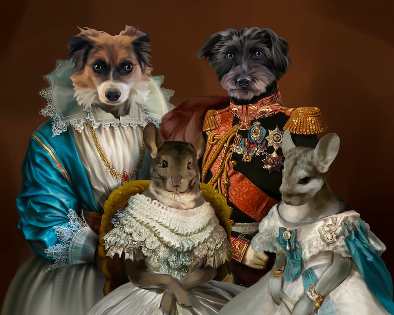 K&ouml;nnte beinhalten: Ein Portr&auml;t von vier Haustieren in k&ouml;niglicher Kleidung. Ein brauner und wei&szlig;er Hund in einem blauen und wei&szlig;en Kleid, ein schwarzer Hund in einer rot-goldenen Milit&auml;runiform und zwei graue Chinchillas in wei&szlig;en Kleidern mit blauen Akzenten.