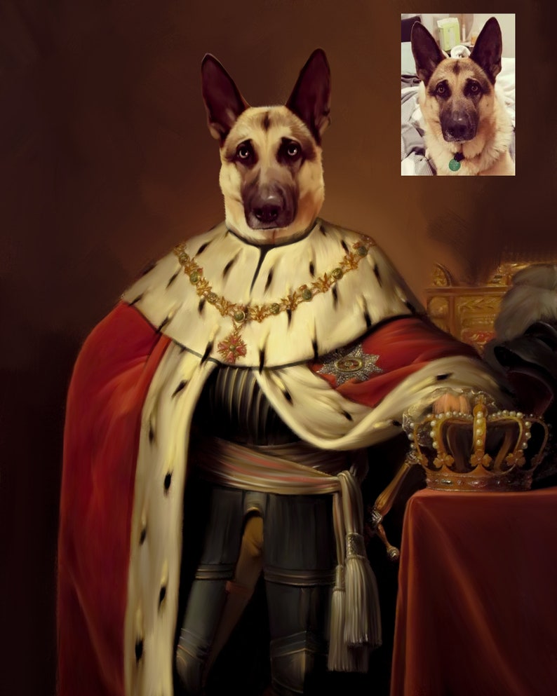 Pu&ograve; includere: Ritratto regale di un pastore tedesco vestito con abiti reali. Il cane indossa una veste rossa e bianca, una corona d'oro e una collana di gioielli. Il dipinto ha uno stile classico e vintage.