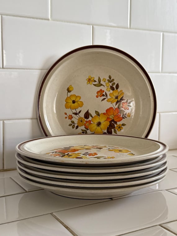 Vintage 1970s Hearthside Stoneware Salad Plates - Casual Elegance Chablis