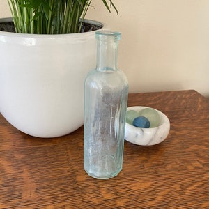 Antique 1930s Carbona 9 Oz Cleaning Fluid Aqua Bottle W/original Label Nyc  Ny 