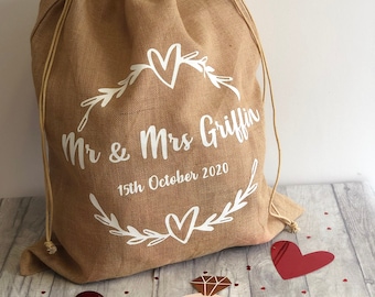 Personalised Wedding Card Hessian Gift Sack, Mr & Mrs Surname Wedding Date Heart Design, Wedding Planning, Keepsake Memory Sack