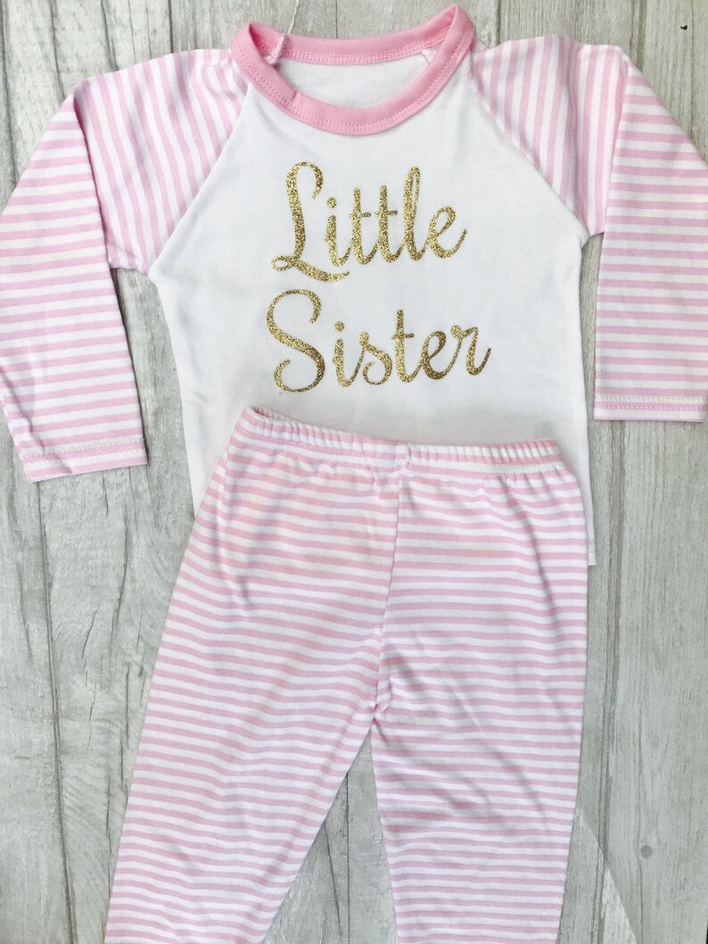 Cosy Newborn Family Love Gift Pesent Sisters Princess Baby Girl/'s Little Sister Pink /& White stripe Pyjama Set TopPants Sleepwear Pjs