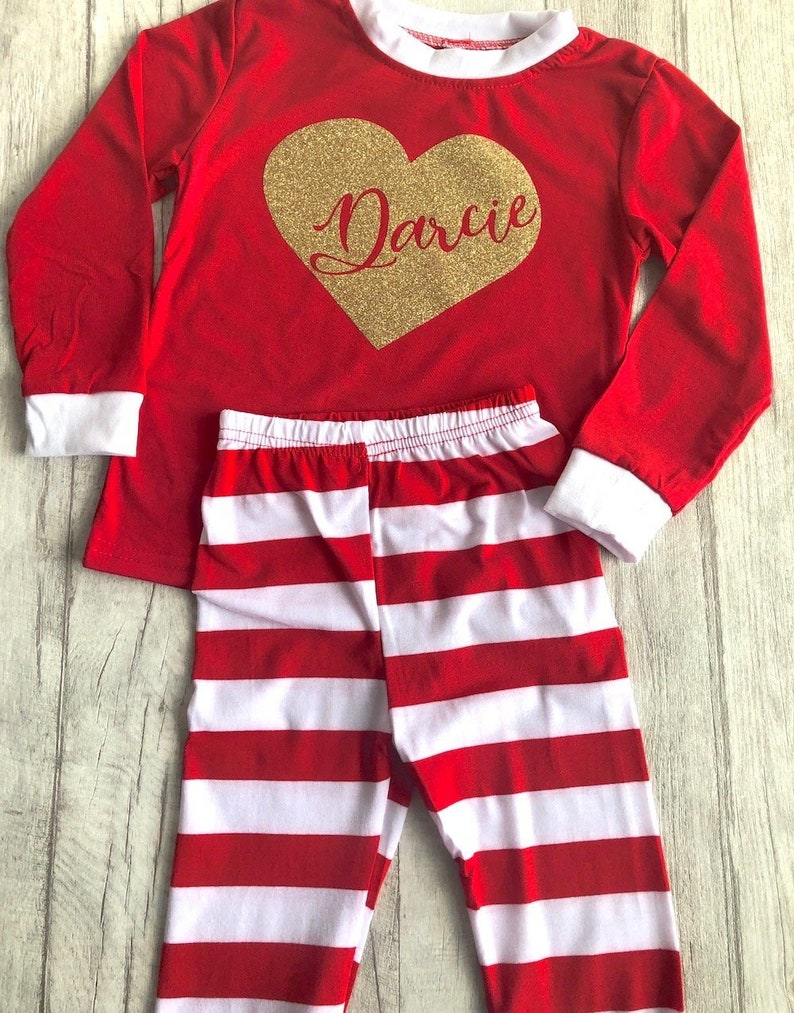 Girl/'s Pjs Girl/'s Personalised Gold Glitter Heart Name Christmas Red Striped Pyjamas Keepsake Love Cute Christmas Gift Present Sleepwear