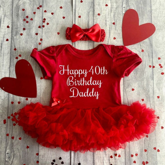 carte ou bandeau sur joyeux anniversaire papa en rouge dans un