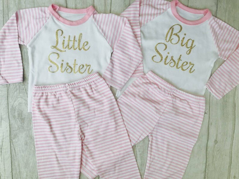 Cosy Newborn Family Love Gift Pesent Sisters Princess Baby Girl/'s Little Sister Pink /& White stripe Pyjama Set TopPants Sleepwear Pjs