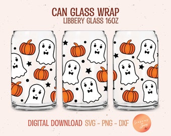 Könnte beinhalten: Drei transparente Glas-Can-Wraps mit Halloween-Motiv. Jeder Wrap hat ein sich wiederholendes Muster aus weißen Geistern mit Fliegen, orangefarbenen Kürbissen, schwarzen Sternen und schwarzen Punkten. Der Text "CAN GLASS WRAP LIBBERY GLASS 16OZ" steht oben.