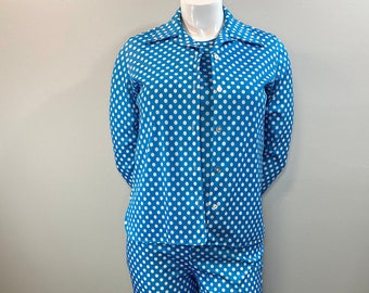 Vintage 1970s 3 Piece Pant Set.  Blue and White Polka Dot Polyester. Pants, Shell & Shirt/Jacket. Vintage Size 16 1/2. Vintage Leisure Suit