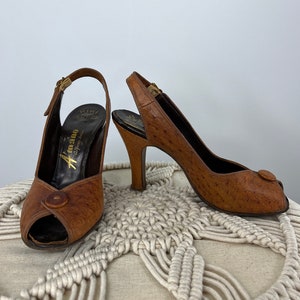 Vintage 1940s Tan Ostrich Leather Peep Toe Slingblacks with Leather Covered Button Detail on the Toe Size 6N Custom Made