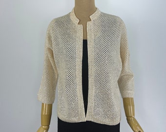 Cárdigan vintage de los años 50 en color vainilla francesa con cuentas transparentes y lentejuelas iridiscentes, mangas 3/4