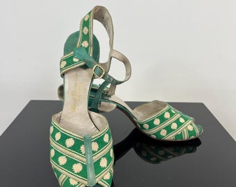 Vintage 1940s Green and Ivory Woven Ankle Strap Heels with Leather Accents Size 8