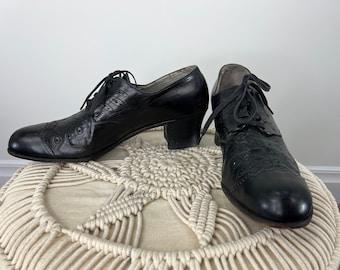 Vintage 1930s Black Perforated Leather Oxford Cap Toe Heels Size 10A.  1930s Practical Black Leather Shoes, Great Vintage Size