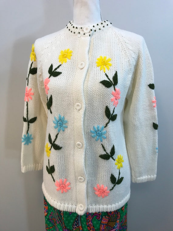 60/'s Sweater 60/'s Cream Acrylic Cardigan Sweater With Crewel Flowers