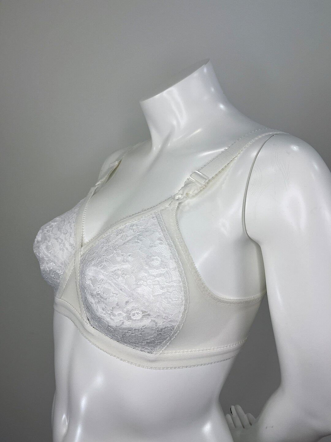 Vintage 1960s White Lace Part Cup Bra Size 38C by Playtex, Style