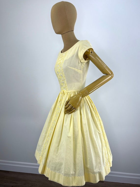 Vintage 1950s Yellow Cotton Dress with a Full Ski… - image 2