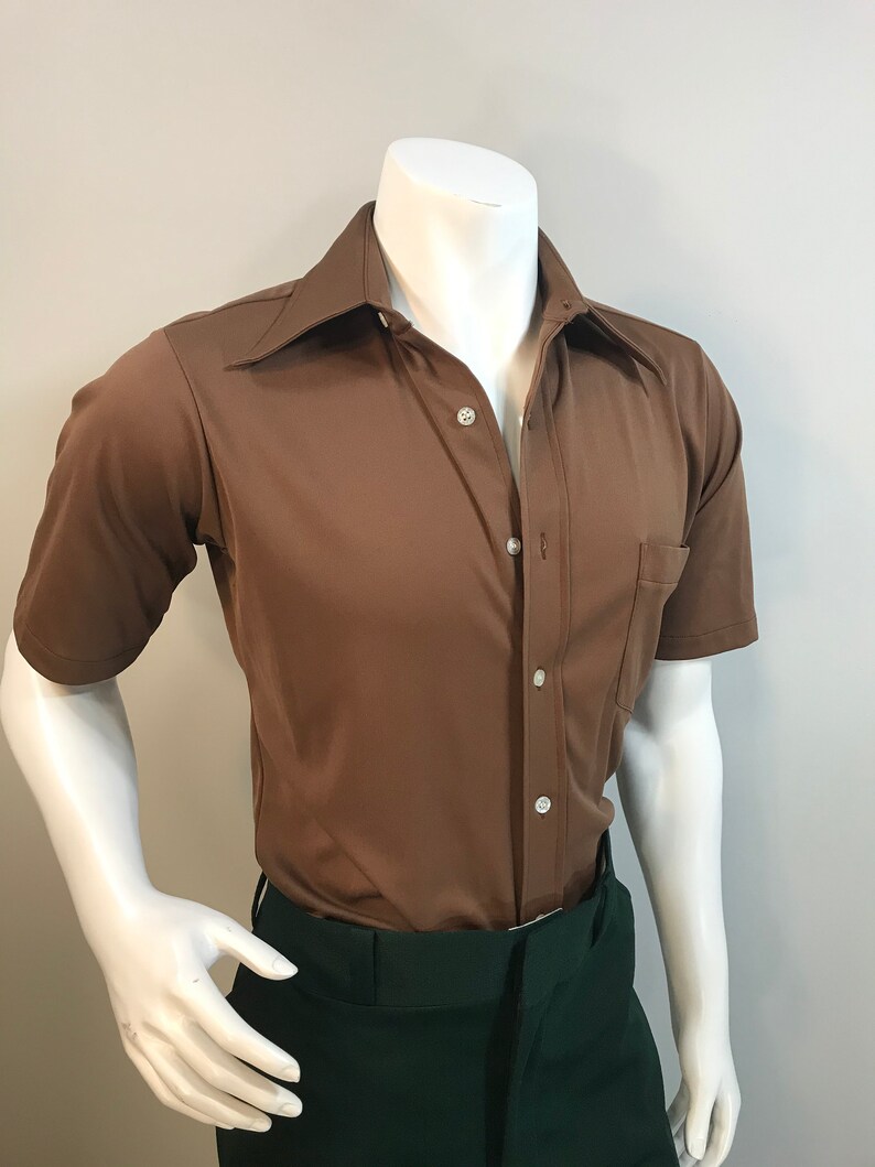 Curved Hem Deep Collar Points Van Heusen VanKnit Long VIntage 1970s Brown Polyester Short Sleeve Shirt Disco Shirt