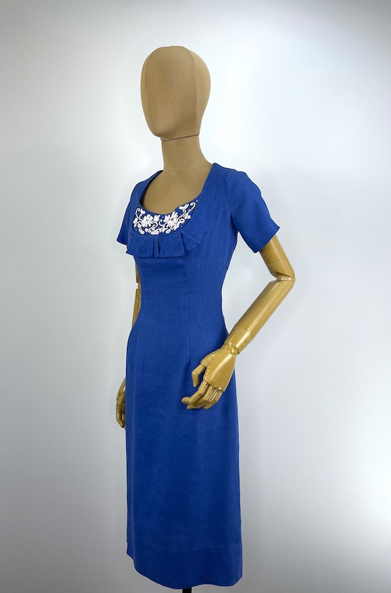 Vintage Late 1950s/Early 1960s Blue Linen Wiggle Dress Embellished With White Seed Beads and Rhinestones. Stunning! Vintage Late 1950s/Early 1960s Blue Linen Wiggle Dress Embellished With White Seed Beads and Rhinestones. Stunning!