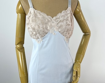Vintage 1960s Ice Blue Slip with Beige Lace Cups and Hem by Wonder Maid Molded Magic Size 36 Great Vintage Size