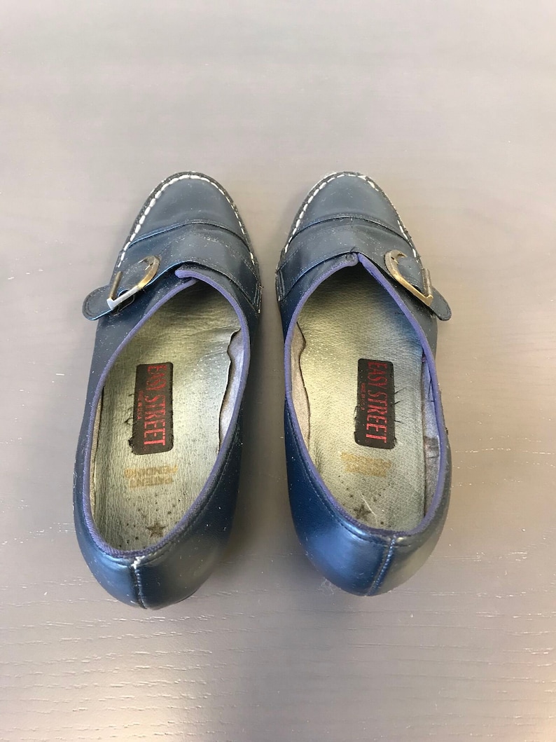 Vintage 1960s Easy Street Navy Blue Leather Shoes Size 75/8 image 4
