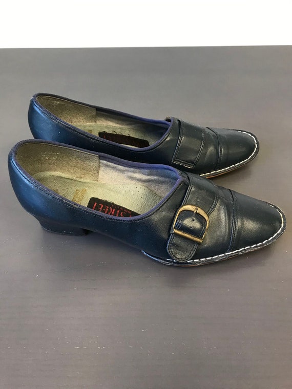 Vintage 1960s Easy Street Navy Blue Leather Shoes Size 7.5/8