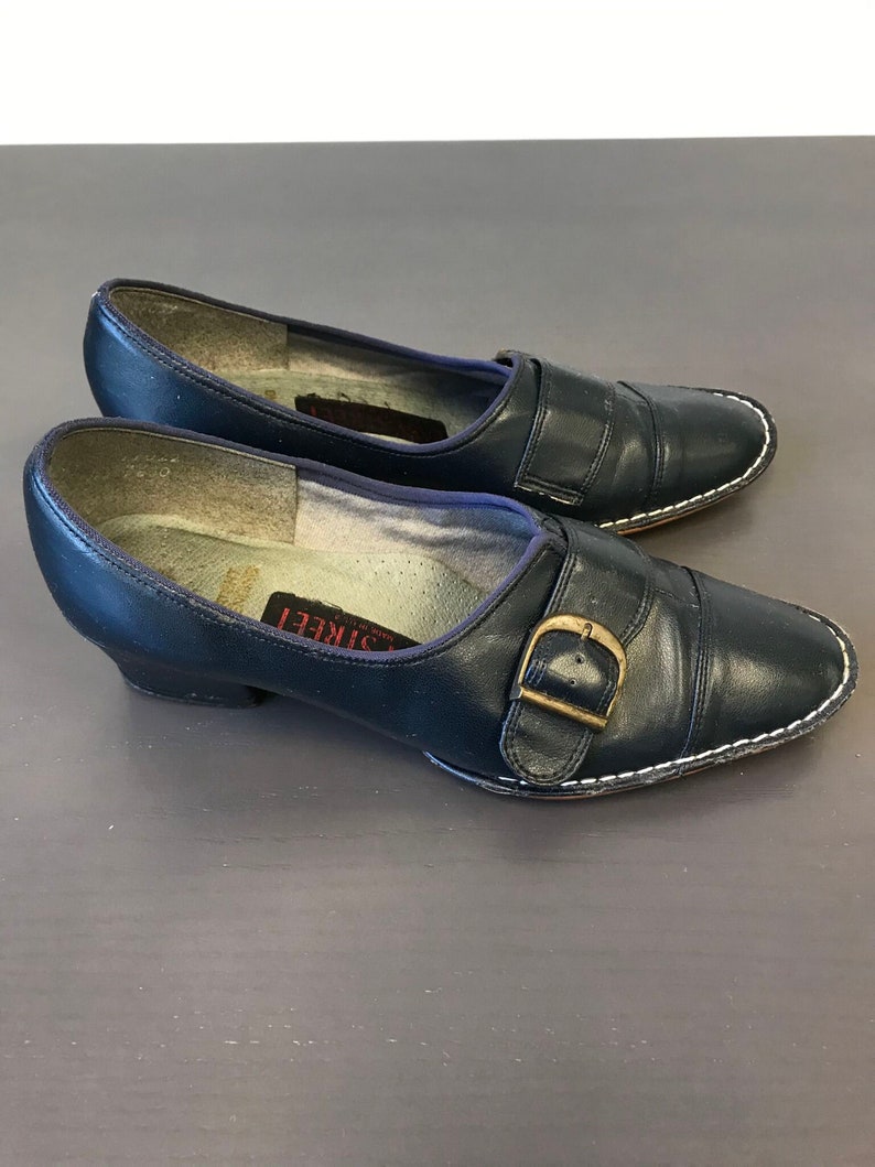 Vintage 1960s Easy Street Navy Blue Leather Shoes Size 75/8 image 1