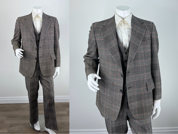 Vintage 1970s Men's Three Piece Black, Grey, Red & White Plaid Suit. Wide  Collar, Flat Front Trousers, Vest and Funky Lining. Vested Suit 