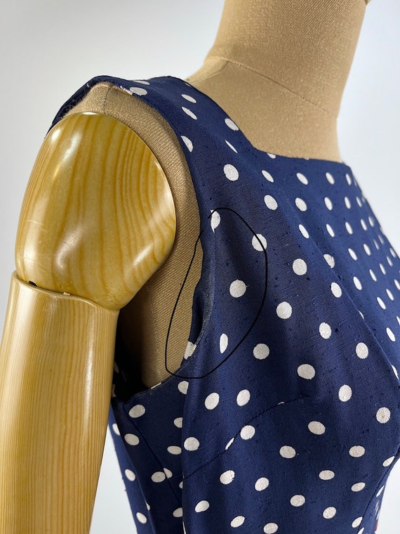 Vintage 1960s Navy and White Polka Dot Sheath Dre… - image 10