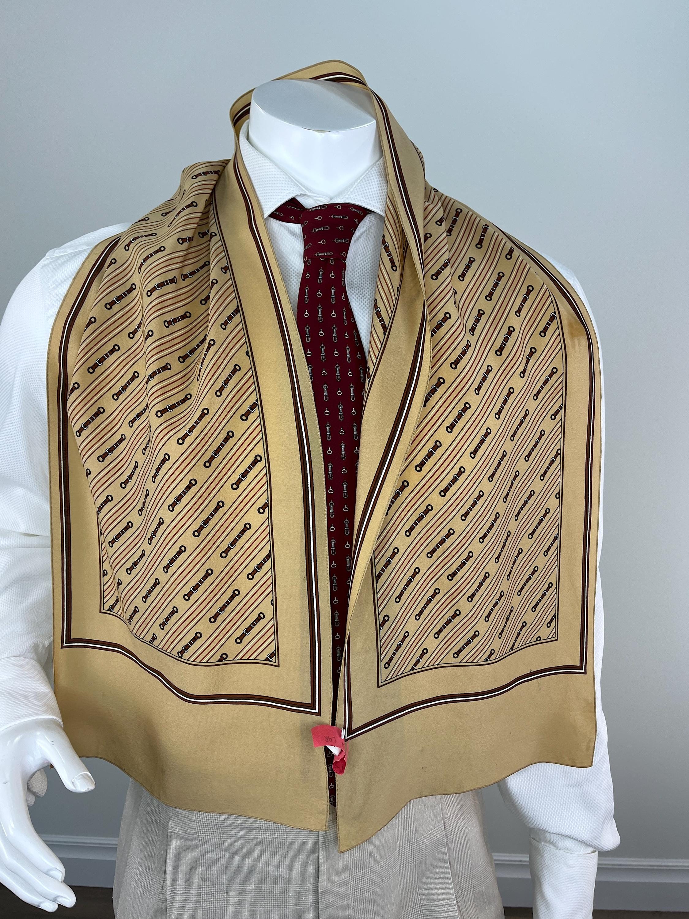 GUCCI カップ柄 ヴィンテージ シルクスカーフ 00年代 状態良好 グッチ風のベルトプリントとバーガンディとホワイトのボーダーが入った