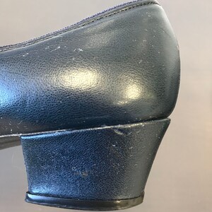 Vintage 1960s Easy Street Navy Blue Leather Shoes Size 75/8 image 6