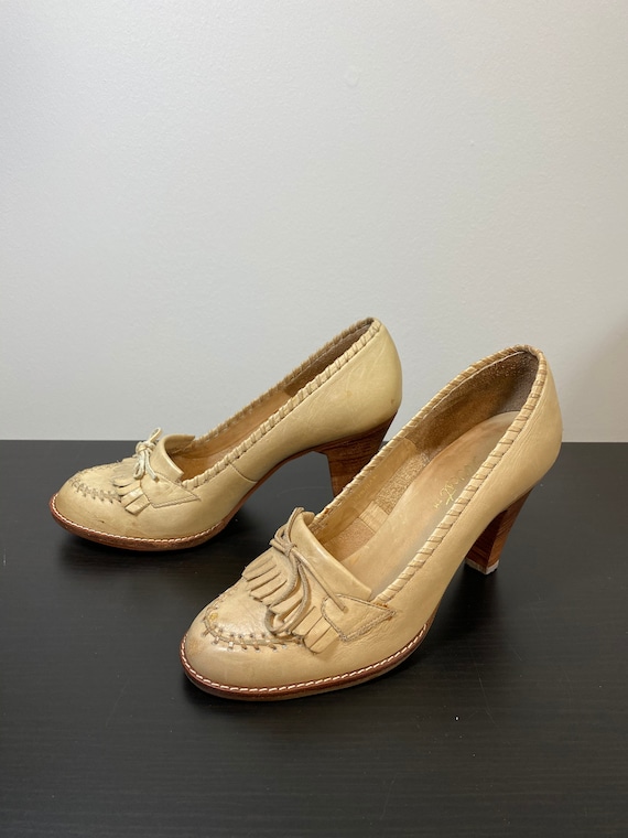 Vintage 1970s 9 West Tan Leather Fringe Loafers w… - image 3