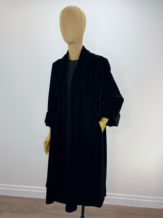 Vintage 1930s Black Silk Velvet Opera Clutch Coat… - image 3