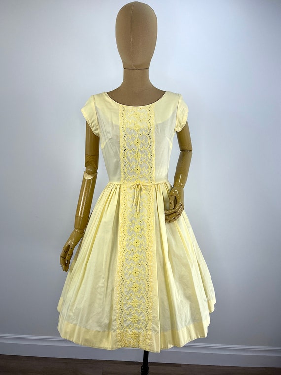 Vintage 1950s Yellow Cotton Dress with a Full Ski… - image 3