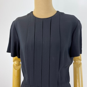 Vintage 50er Jahre Kleid aus Krepp in Schwarz.  Plissee Mieder und Rock, Kurzarm, Handmade
