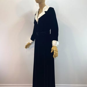 Formal Evening Dress Black Velvet Maxi Gown Vintage 1940s Style Ivory Satin Collar Detail Wide Lapel Design Cocktail Party Attire Special Occasion Wear Fitted Bodice Gathered Skirt Elegant Retro Fashion Classic Designer Label Original