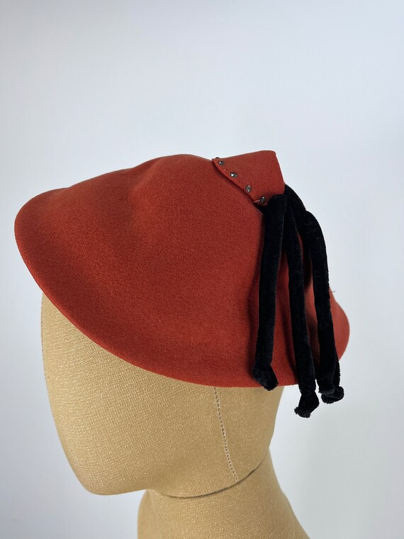 Vintage 1940s/1050s Rust Colored Wool Felt Coolie… - image 5