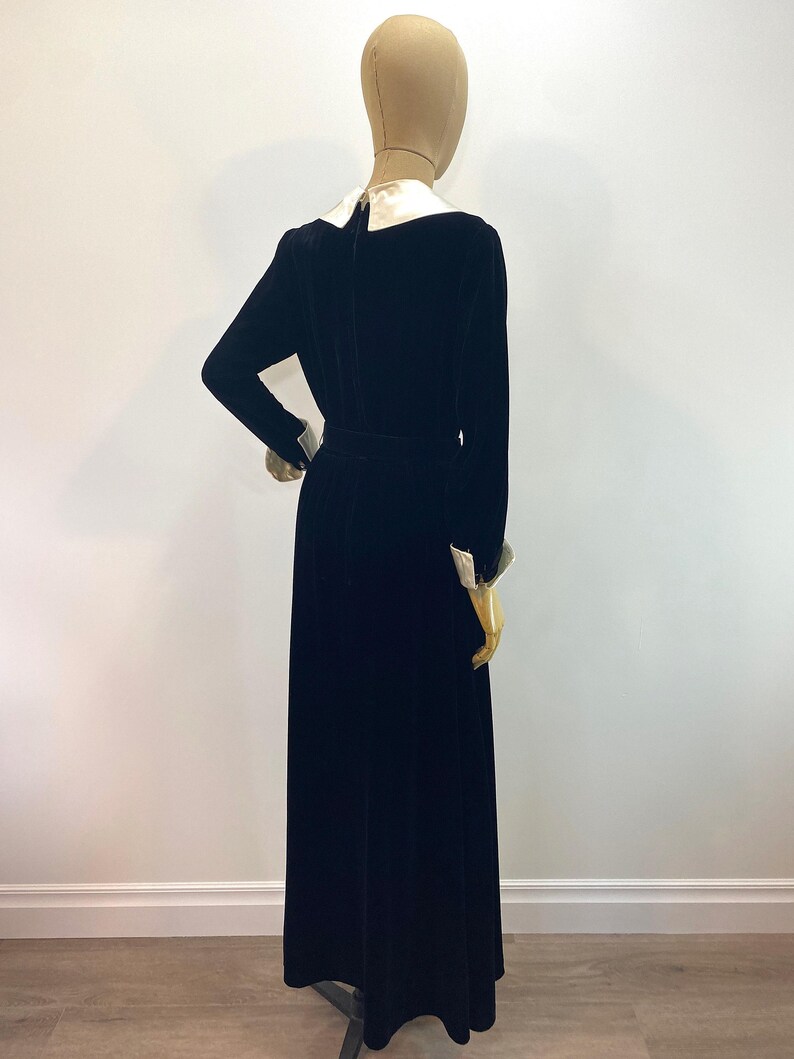Original Designer Dress Black Velvet Maxi Gown B Cohen Label Vintage 1940s Fashion Ivory Satin Collar Wide Lapel Detail Formal Evening Wear Special Occasion Attire Fitted Bodice Full Skirt Cocktail Party Dress Elegant Retro Style Classic