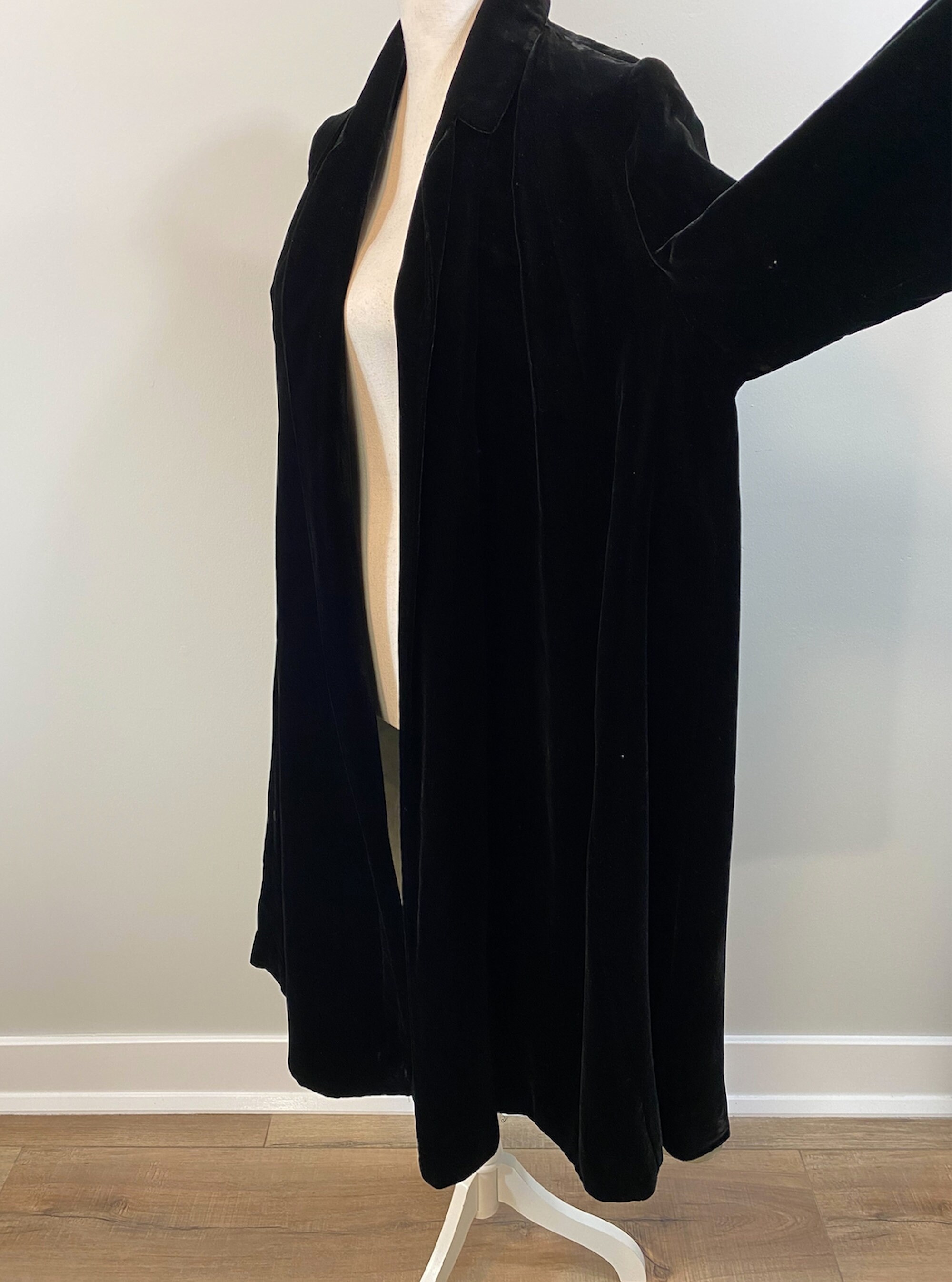 Vintage 1930s Black Silk Velvet Opera Coat. 1930s Unisex Black - Etsy