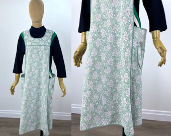 Vintage Mid-Century Green and White Floral Cotton Calico Pinafore Apron With Green Binding and Pockets, Handmade, Plus Size