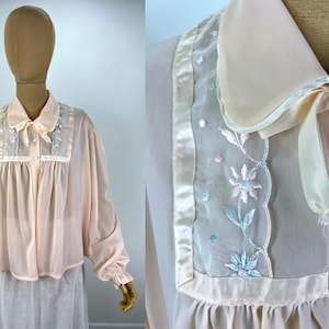 Vintage 1950s Pale Peachy Pink Nylon Bed Jacket with Collar, Pastel Lace and Satin Bow